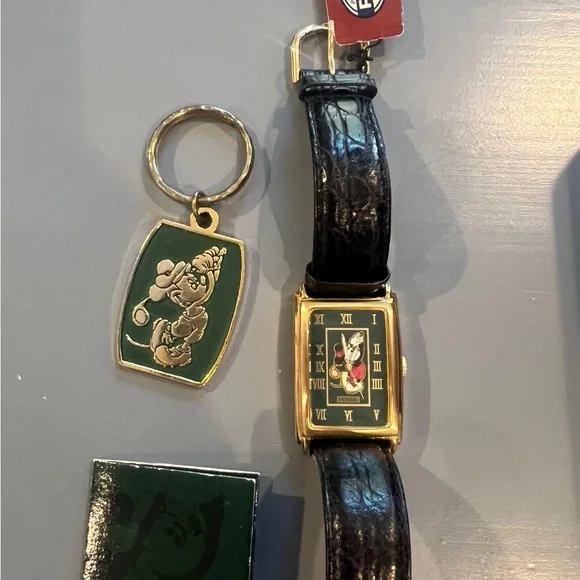 Limited Edition Fossil Mickey Mouse watch "World's Favorite Golfer - Picture 2 of 8